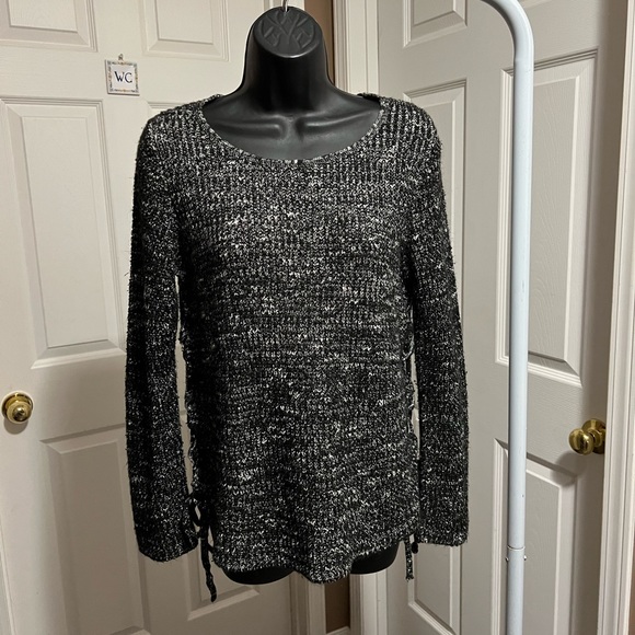 American Eagle Ladies S Black & White Side-Laced Sweater - Picture 5 of 16